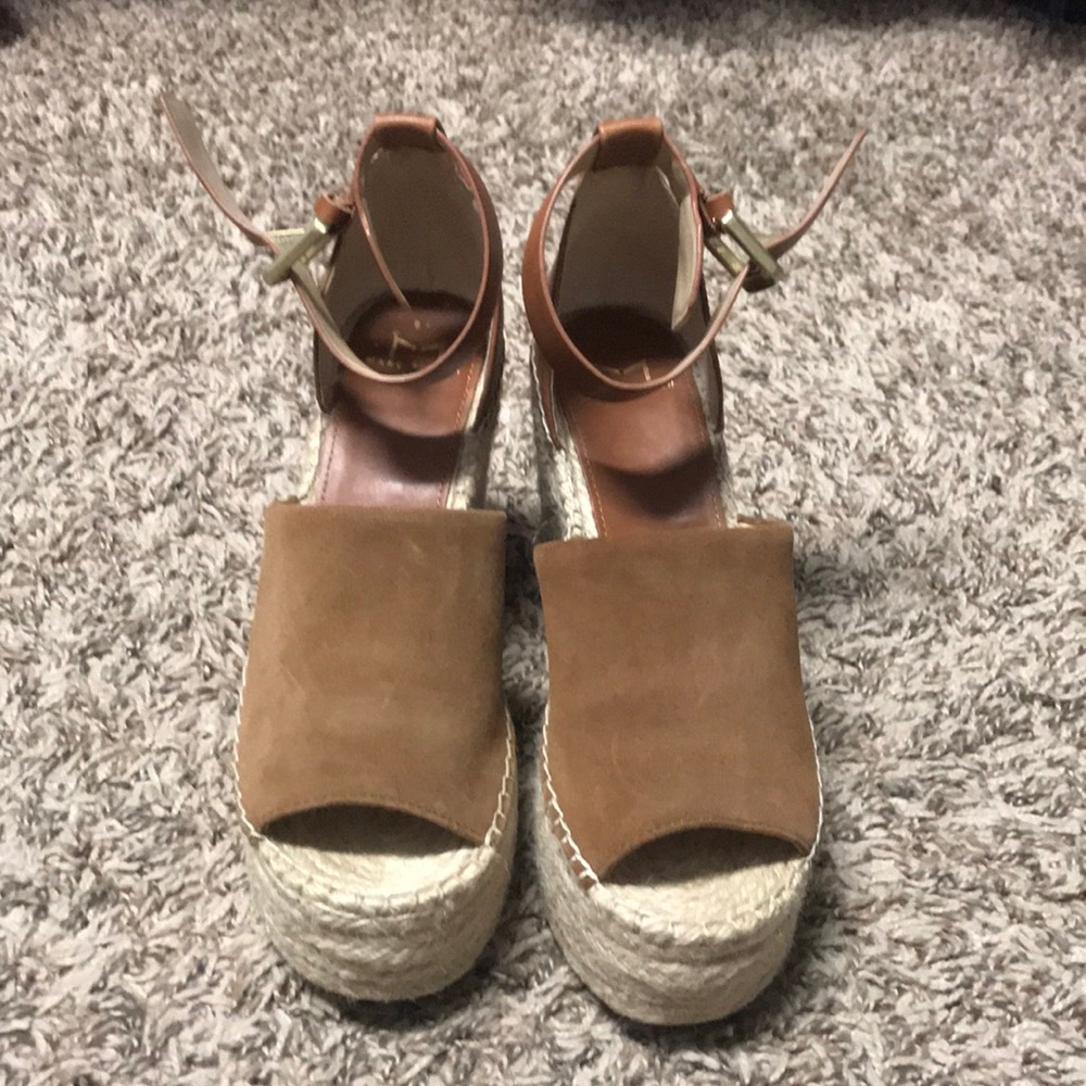 Marc Fisher espadrilles